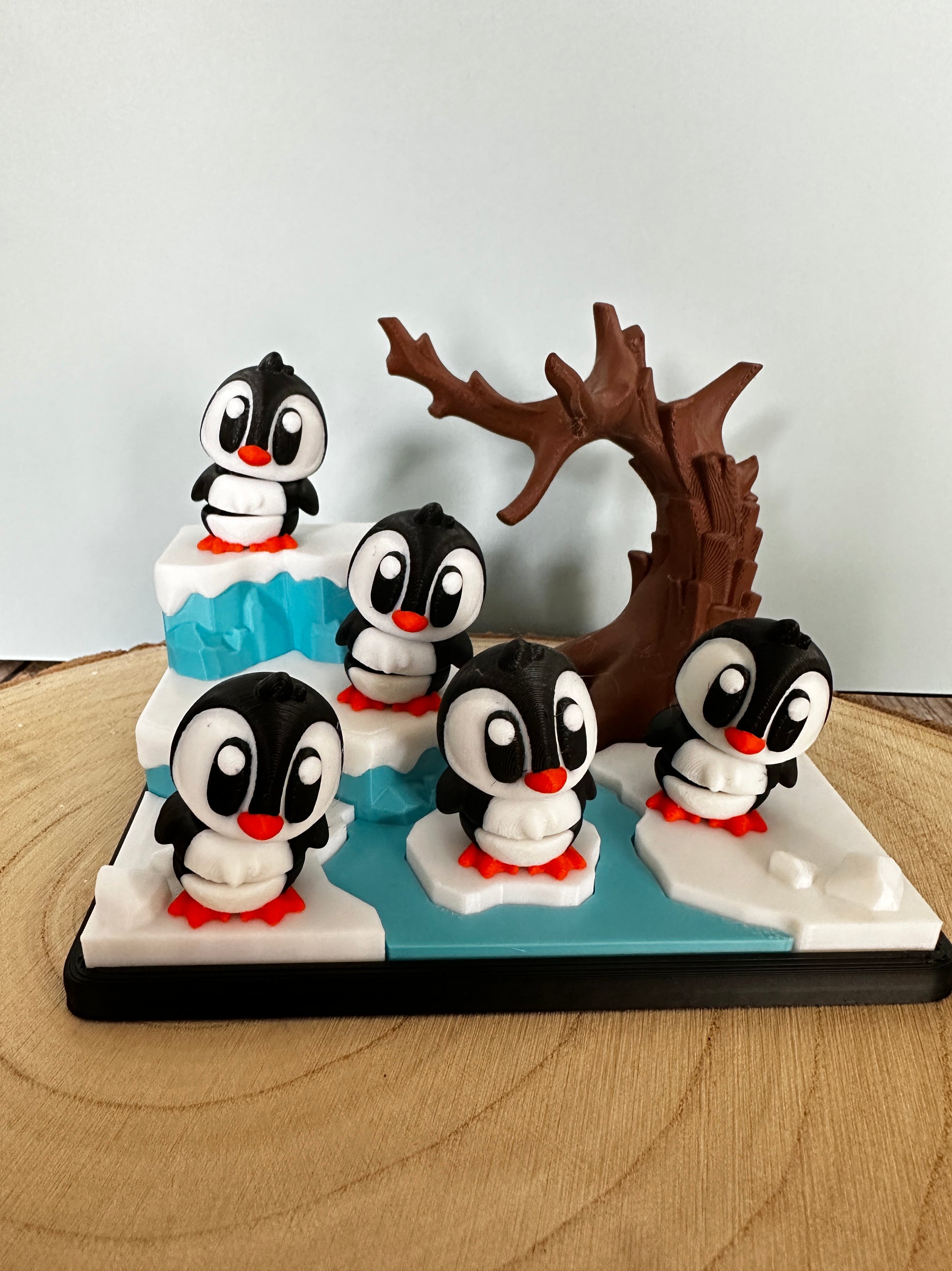 Pinguin-Diorama „Eismeer“ – Set mit drei süßen Pinguinen | Handgemachtes Geschenk & Winterdeko