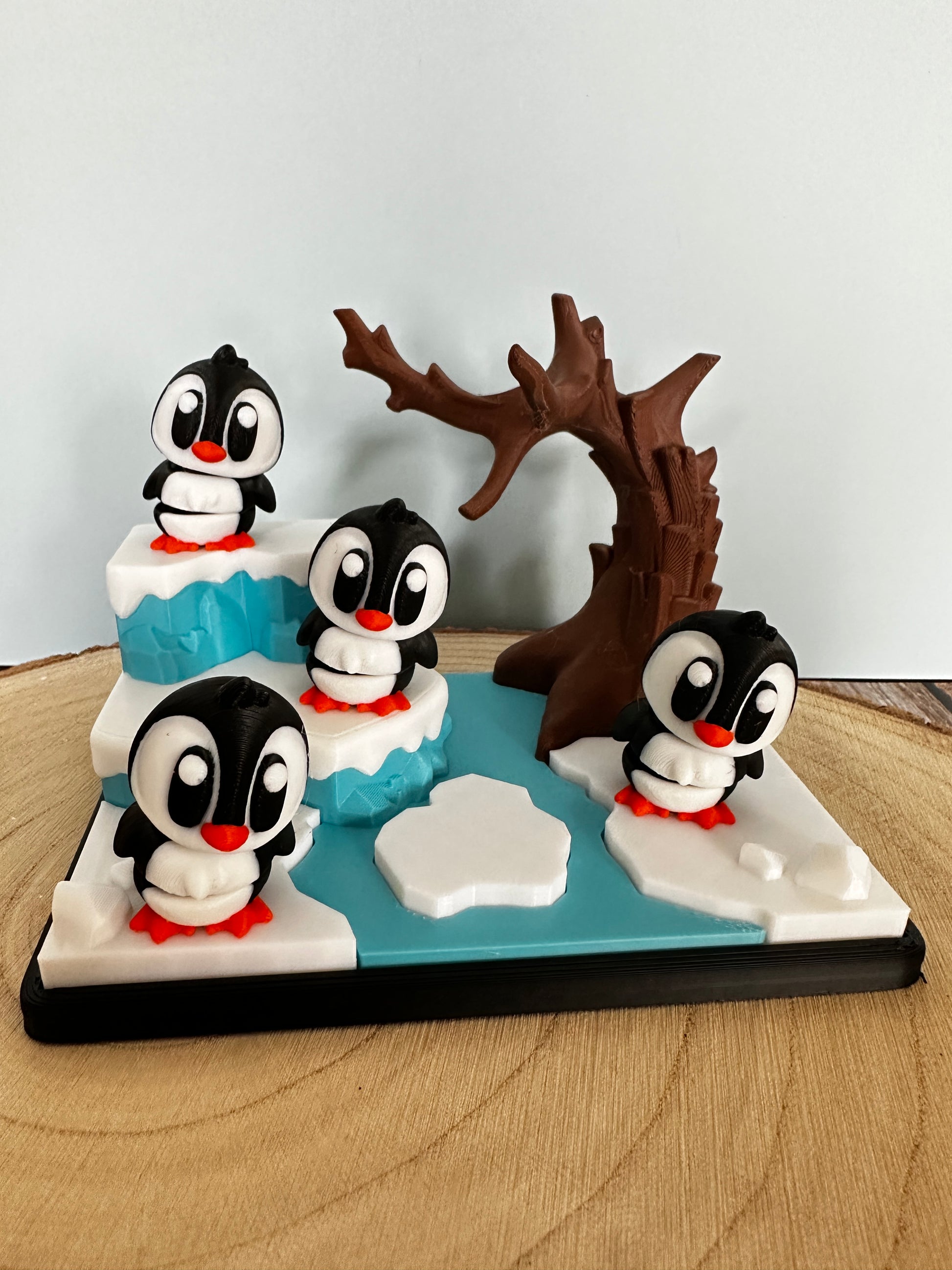 Pinguin-Diorama „Eismeer“ – Set mit drei süßen Pinguinen | Handgemachtes Geschenk & Winterdeko