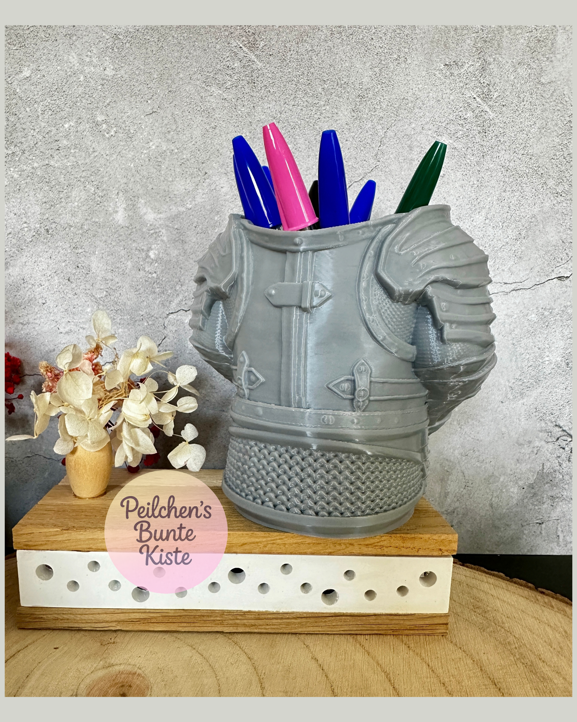 Ritter Rüstung Stiftehalter mit Kreuz – Fantasy Schreibtisch Organizer Geschenk für Ritterfans