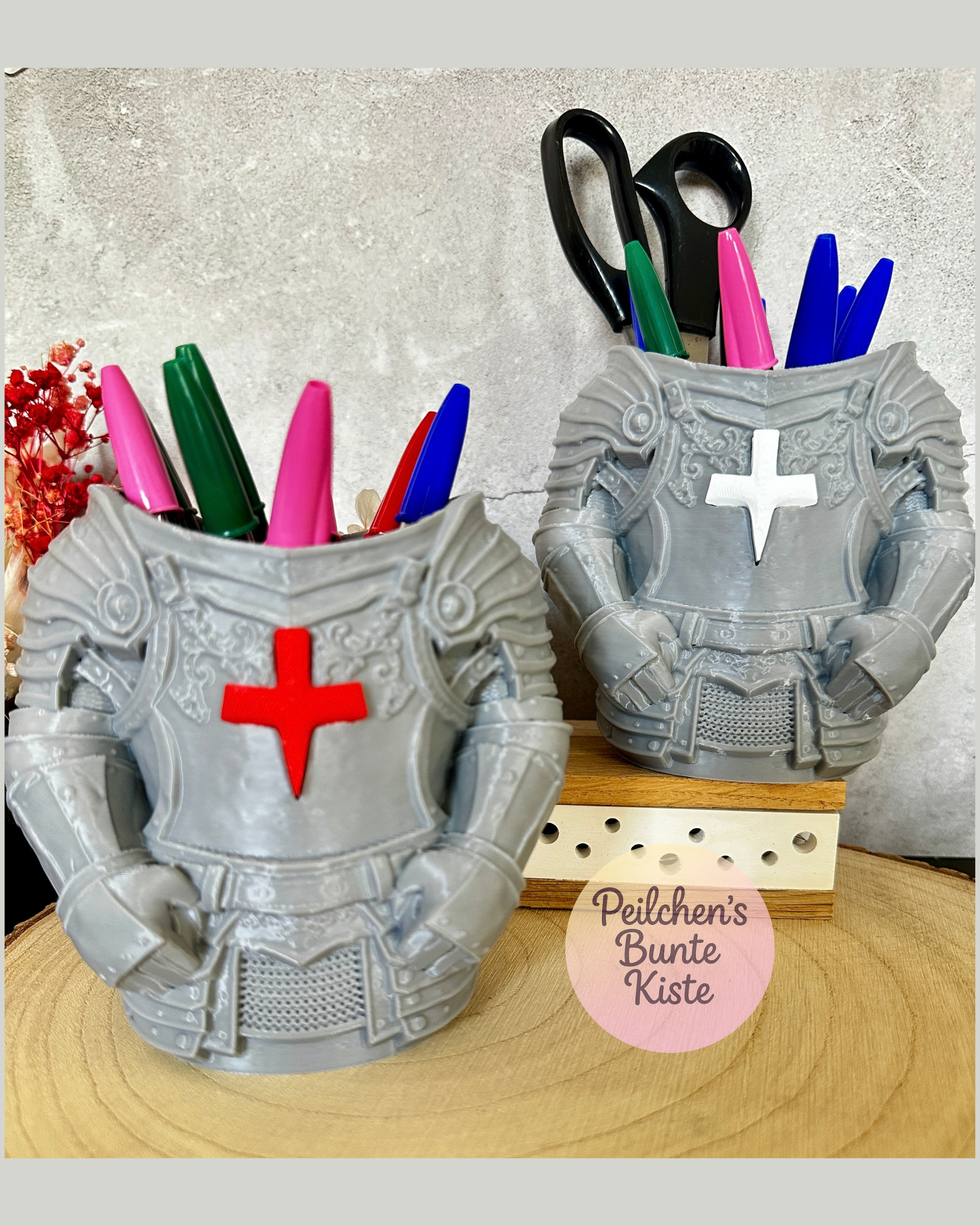 Ritter Rüstung Stiftehalter mit Kreuz – Fantasy Schreibtisch Organizer Geschenk für Ritterfans