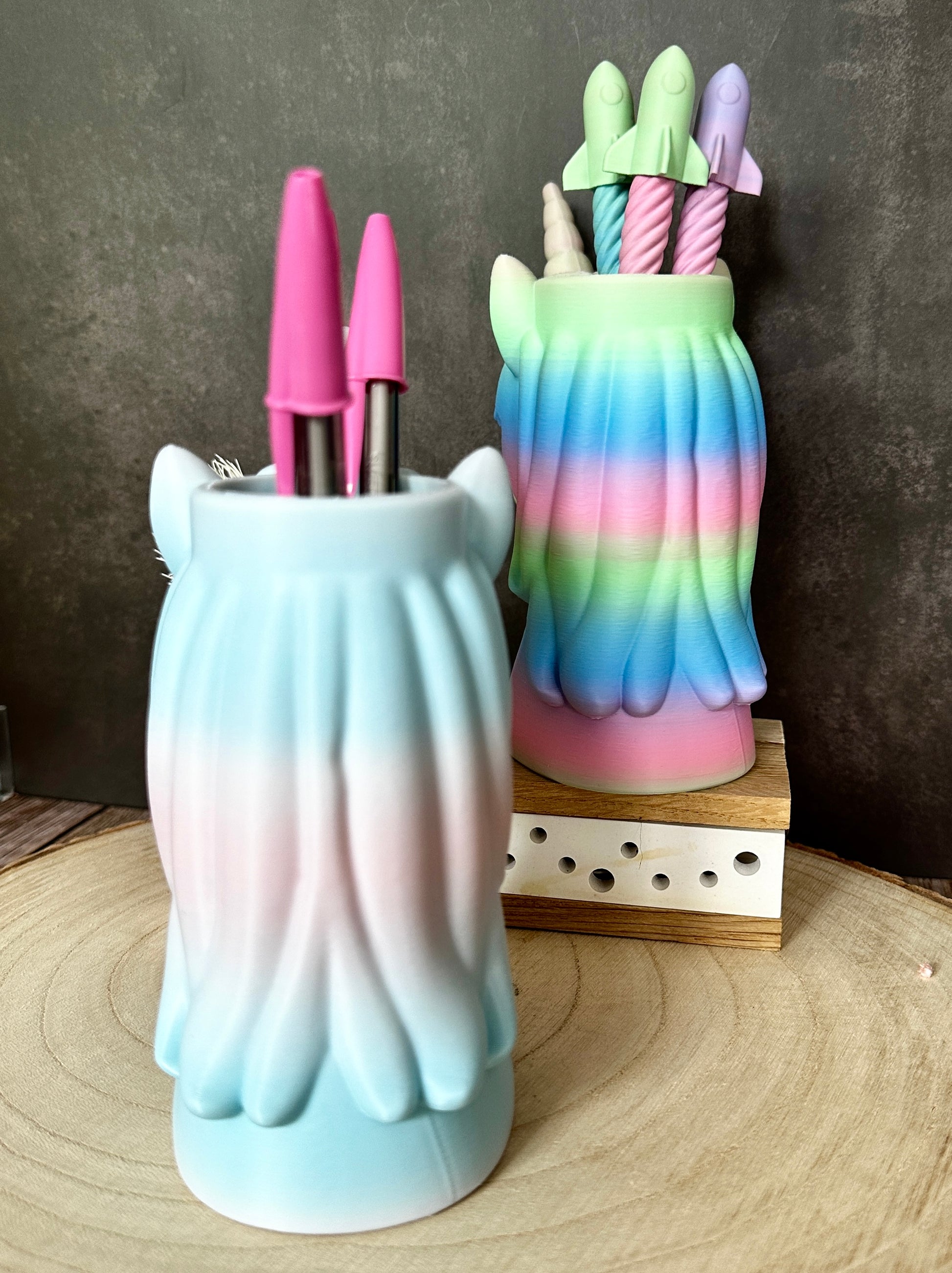 Einhorn Stiftehalter – Regenbogen Deko Geschenk für Schreibtisch & Kinderzimmer