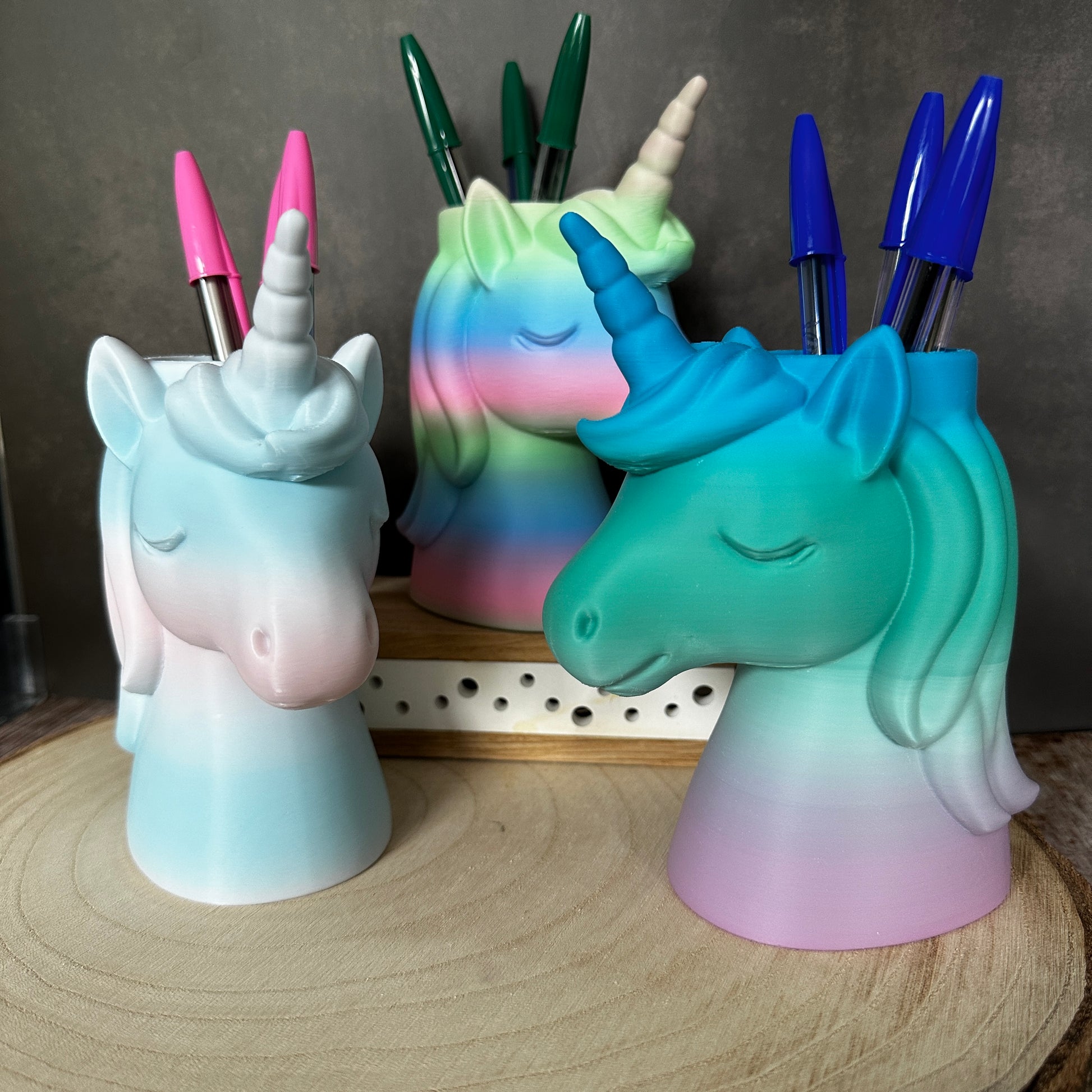 Einhorn Stiftehalter – Regenbogen Deko Geschenk für Schreibtisch & Kinderzimmer
