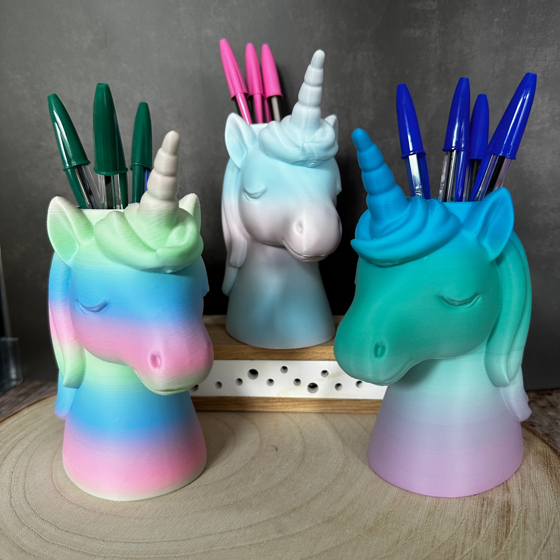 Einhorn Stiftehalter – Regenbogen Deko Geschenk für Schreibtisch & Kinderzimmer
