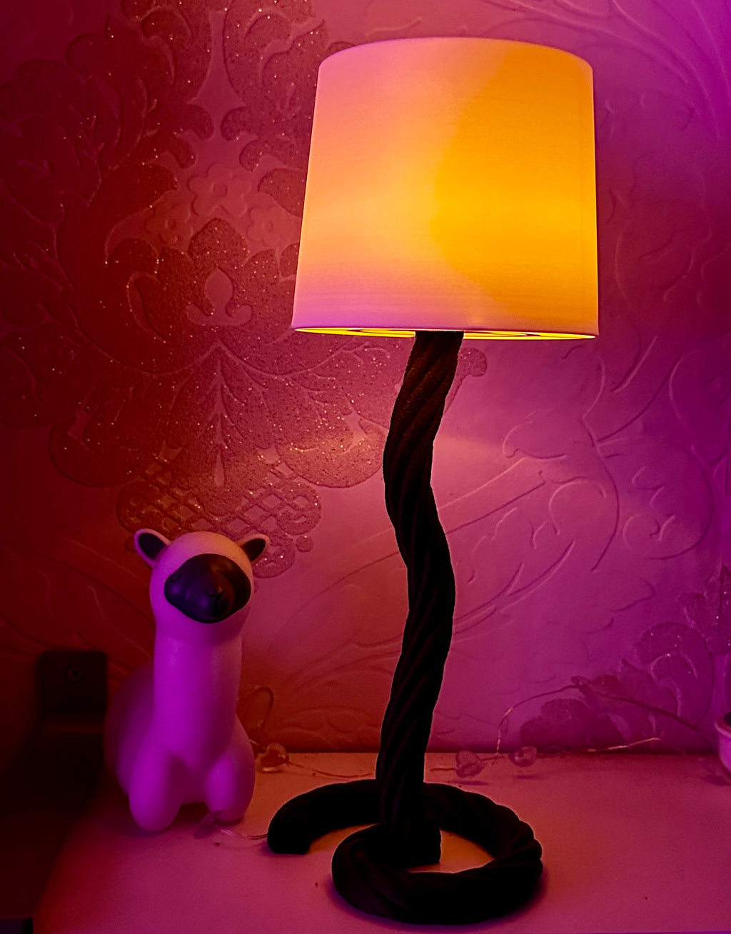 Maritieme touwlamp “Maritima” – LED-theelichtlamp met touwlook in grijs, blauw of middernachtgoud.