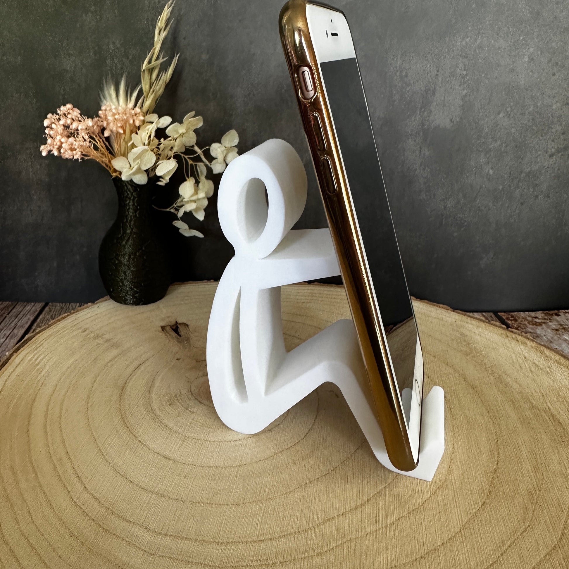 Telefoonhouder voor zittend gebruik – minimalistisch, kleurrijk en veelzijdig.