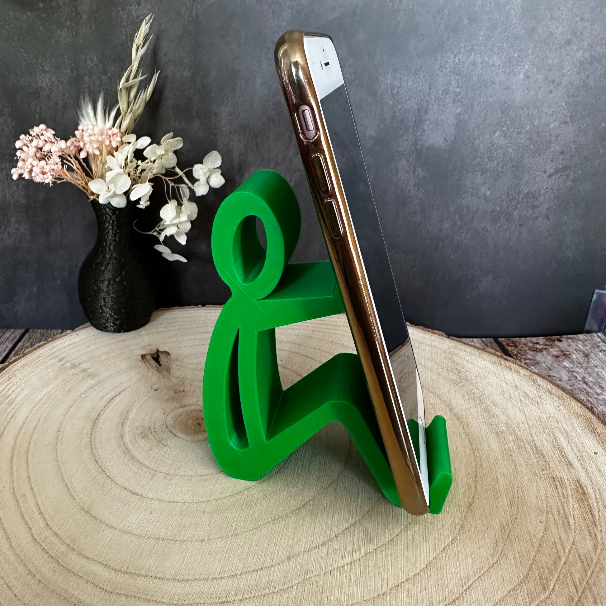 Telefoonhouder voor zittend gebruik – minimalistisch, kleurrijk en veelzijdig.