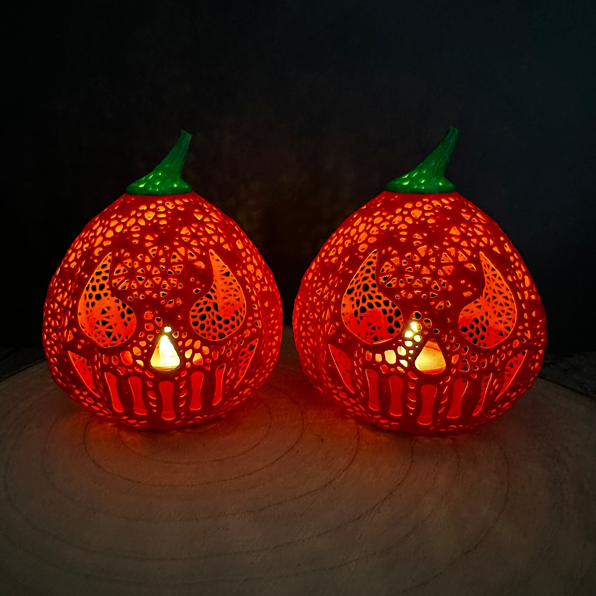 Halloween pompoenlantaarn 🎃 – met doodskopmotief, een stralende herfstdecoratie