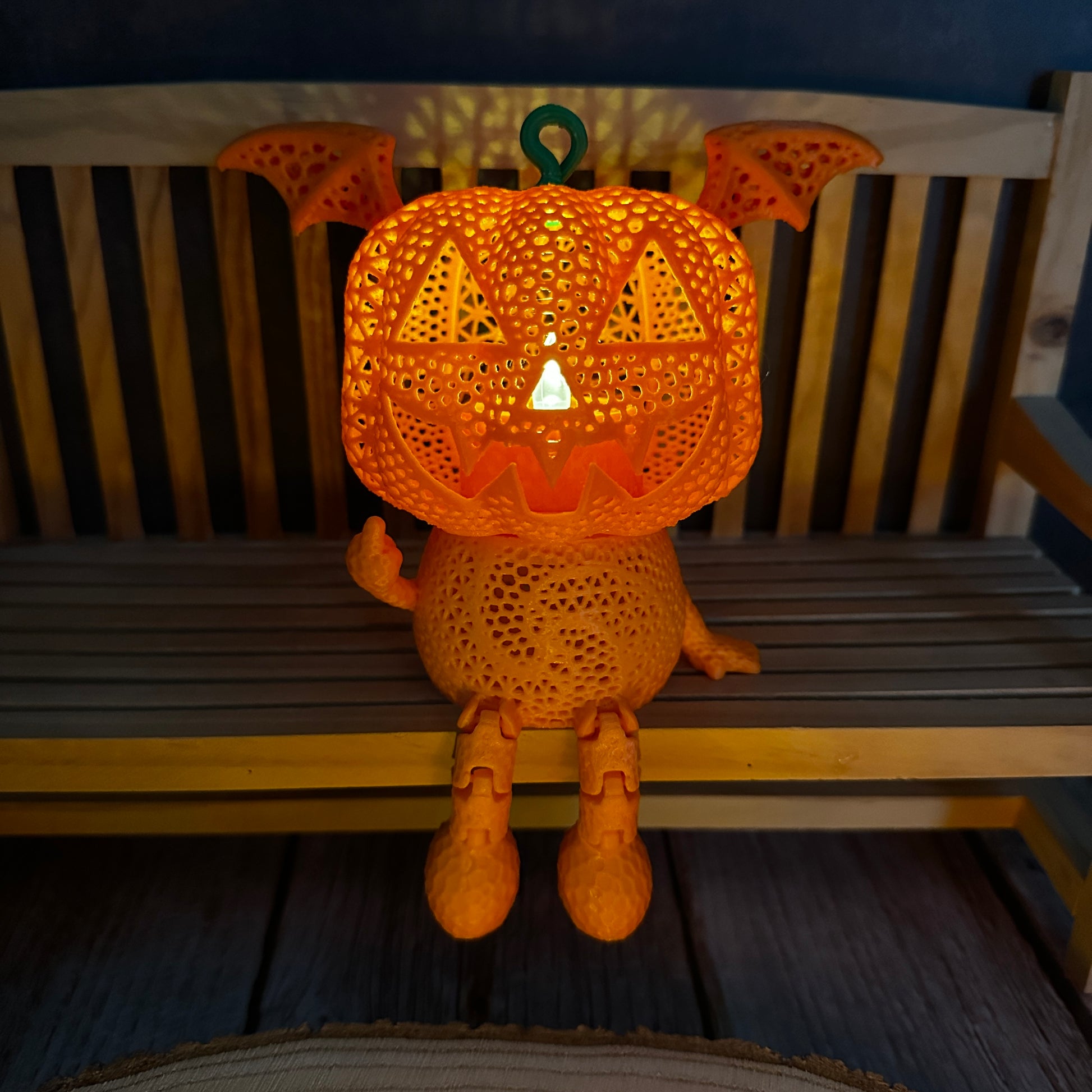 Halloweenpompoenfiguren met vleugels 🦇 – Zittende LED-lantaarns in 6 varianten