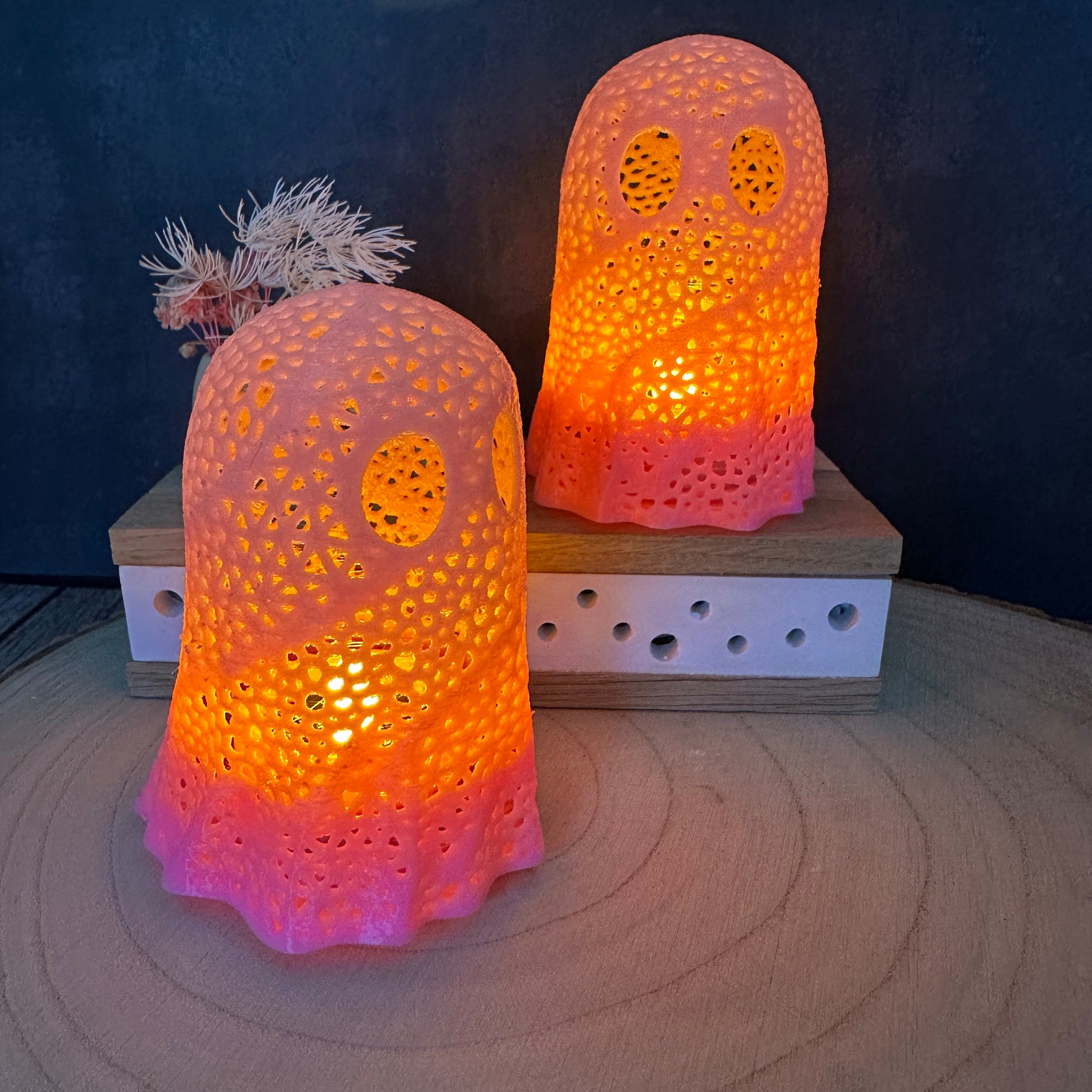 2er-Set Rosa Geister-Windlichter – Halloween Deko, wetterfest & einzigartig