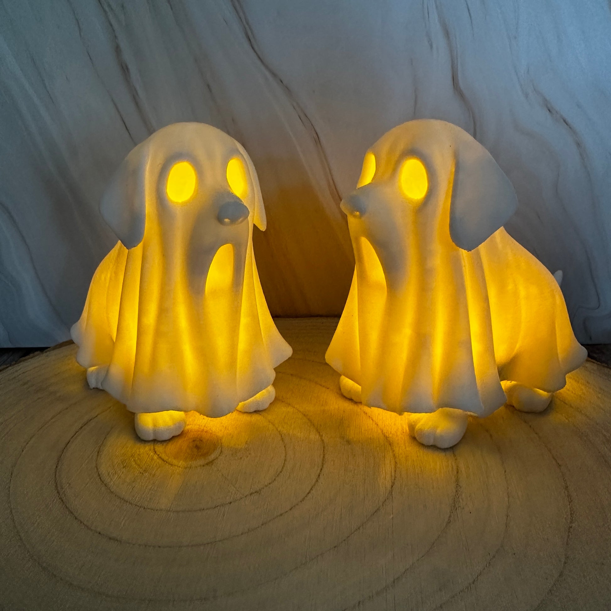 Spookhond met lichtcompartiment – ​​Halloween decoratiefiguur. 10% korting bij aankoop van 2 stuks.