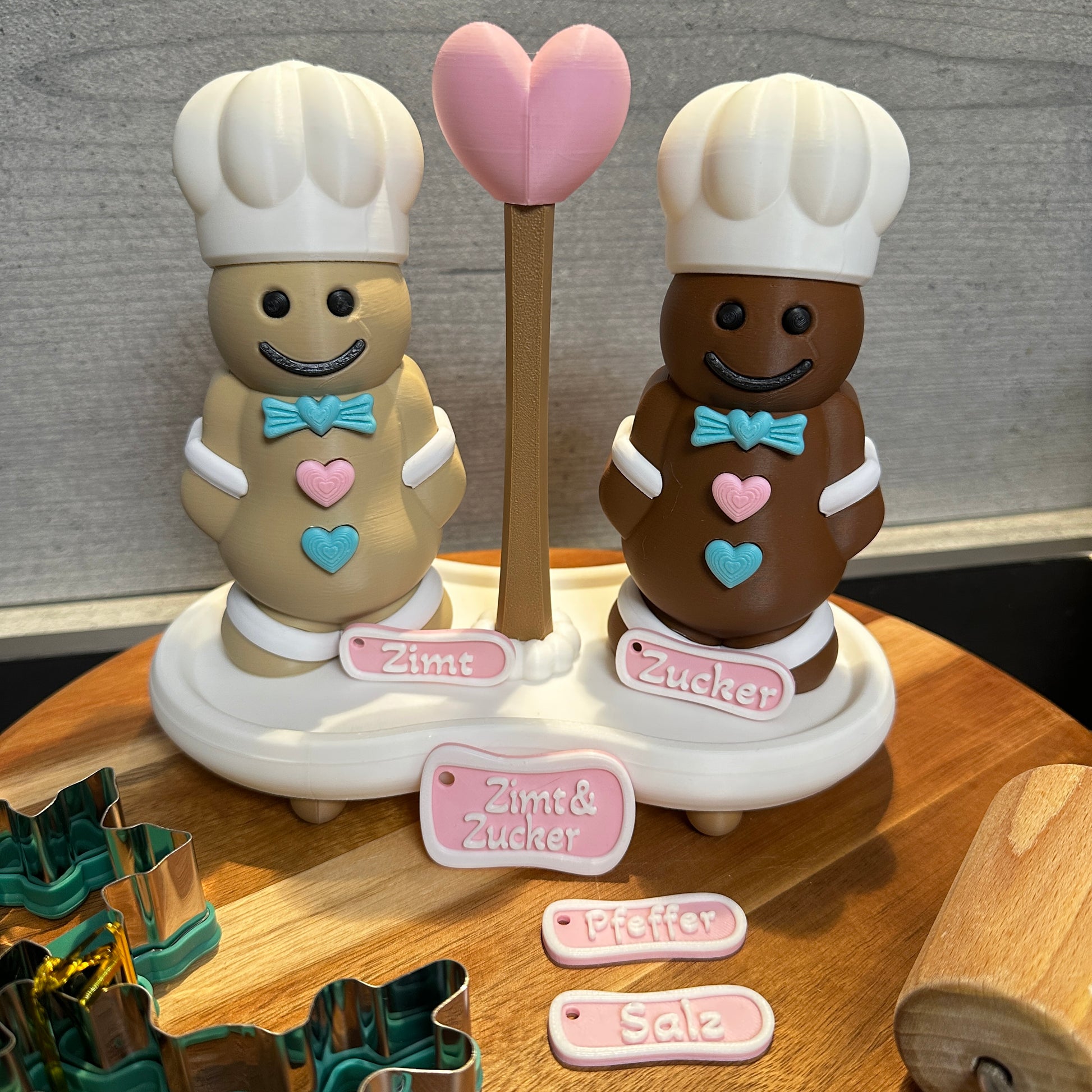 Peperkoekstrooier set "Kaneel &amp; Suiker" of "Zout &amp; Peper" – keuze uit verschillende hartkleuren, handgemaakt cadeau voor in de keuken en voor de kerst.