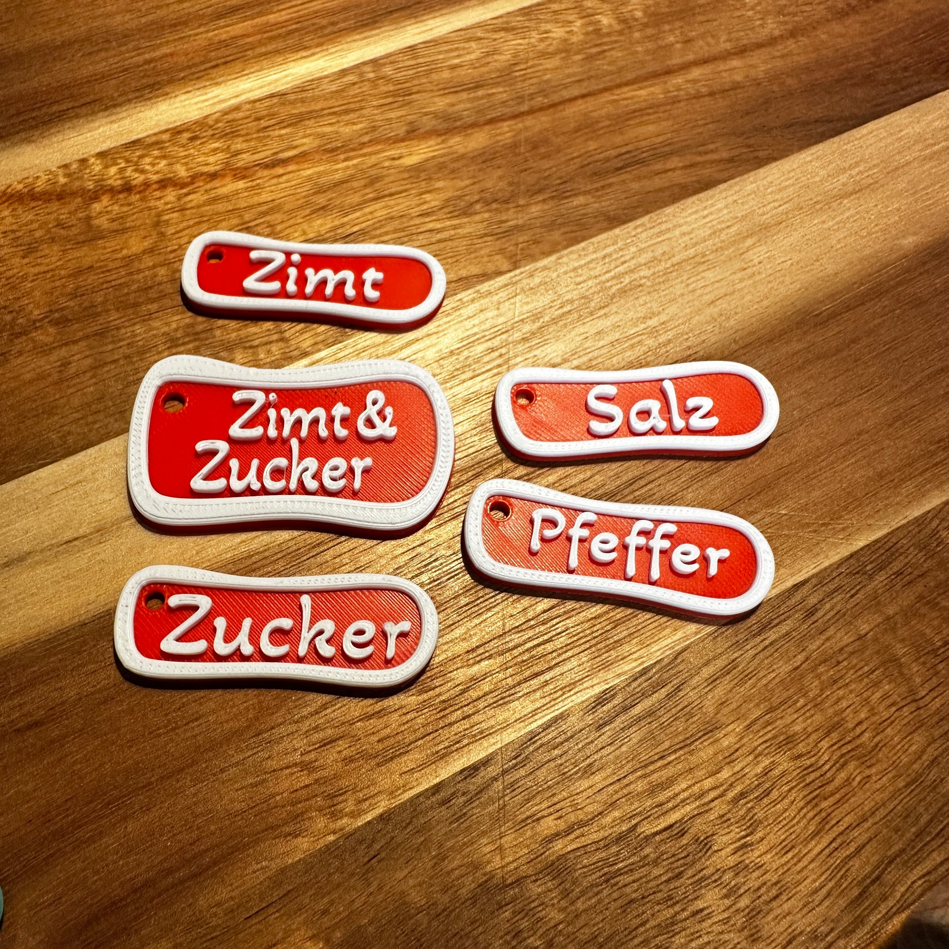 Peperkoekstrooier set "Kaneel &amp; Suiker" of "Zout &amp; Peper" – keuze uit verschillende hartkleuren, handgemaakt cadeau voor in de keuken en voor de kerst.