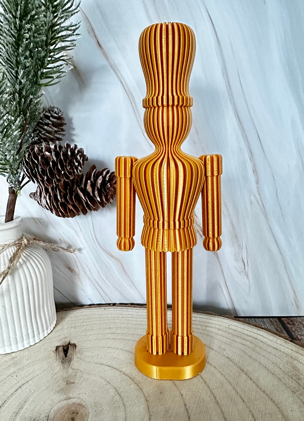 Moderne notenkraker 21 cm – Japandi goud of glitterrood | Minimalistische kerstdecoratie &amp; cadeau-idee