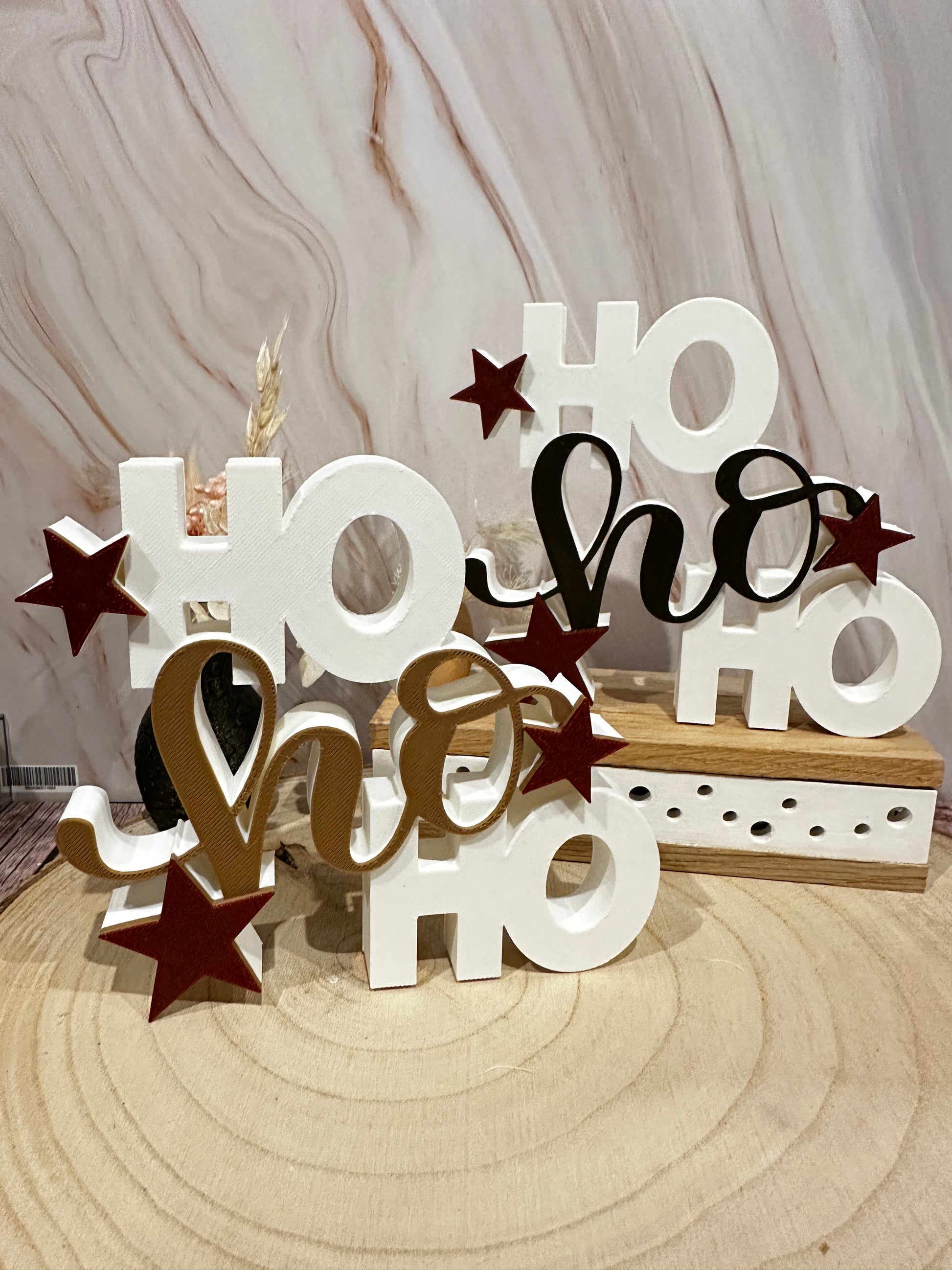 HO HO kerstdisplaystandaard – moderne kerstdecoratie met glittersterren in zwart of lichtbruin.