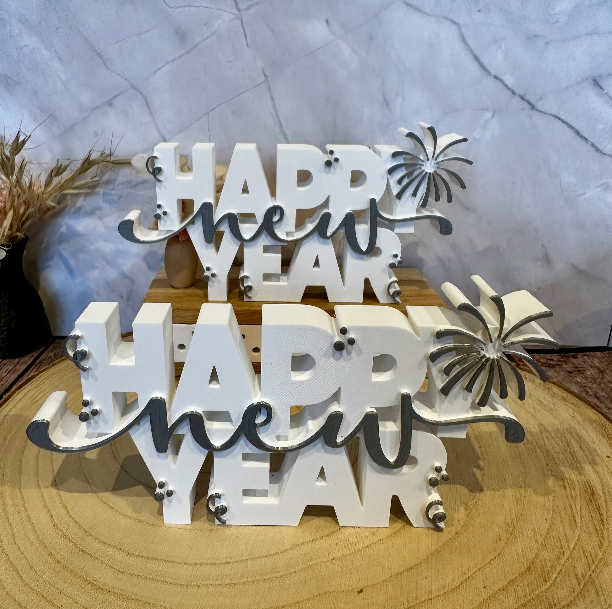 Decoratie voor een gelukkig nieuwjaar – Elegante letters in wit en zilver – Cadeau voor de jaarwisseling