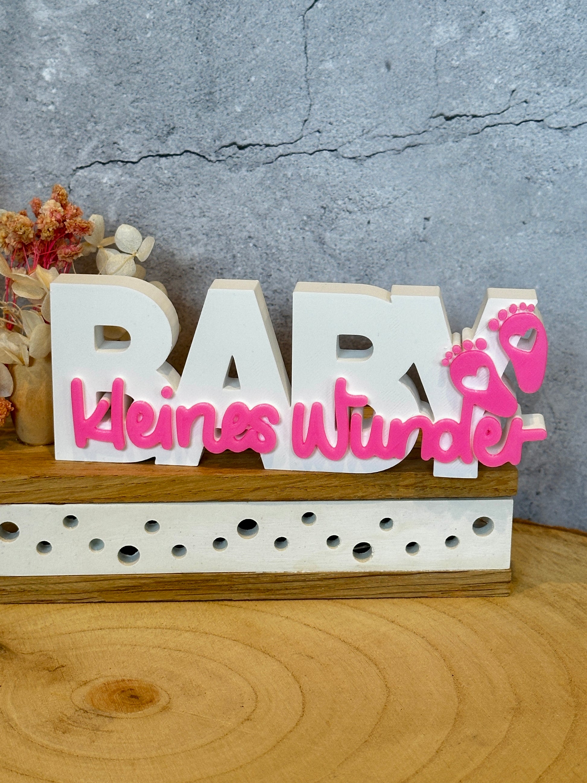 BABY kleines Wunder – dekorativer Schriftzug mit Babyfüßen | Geschenk zur Geburt
