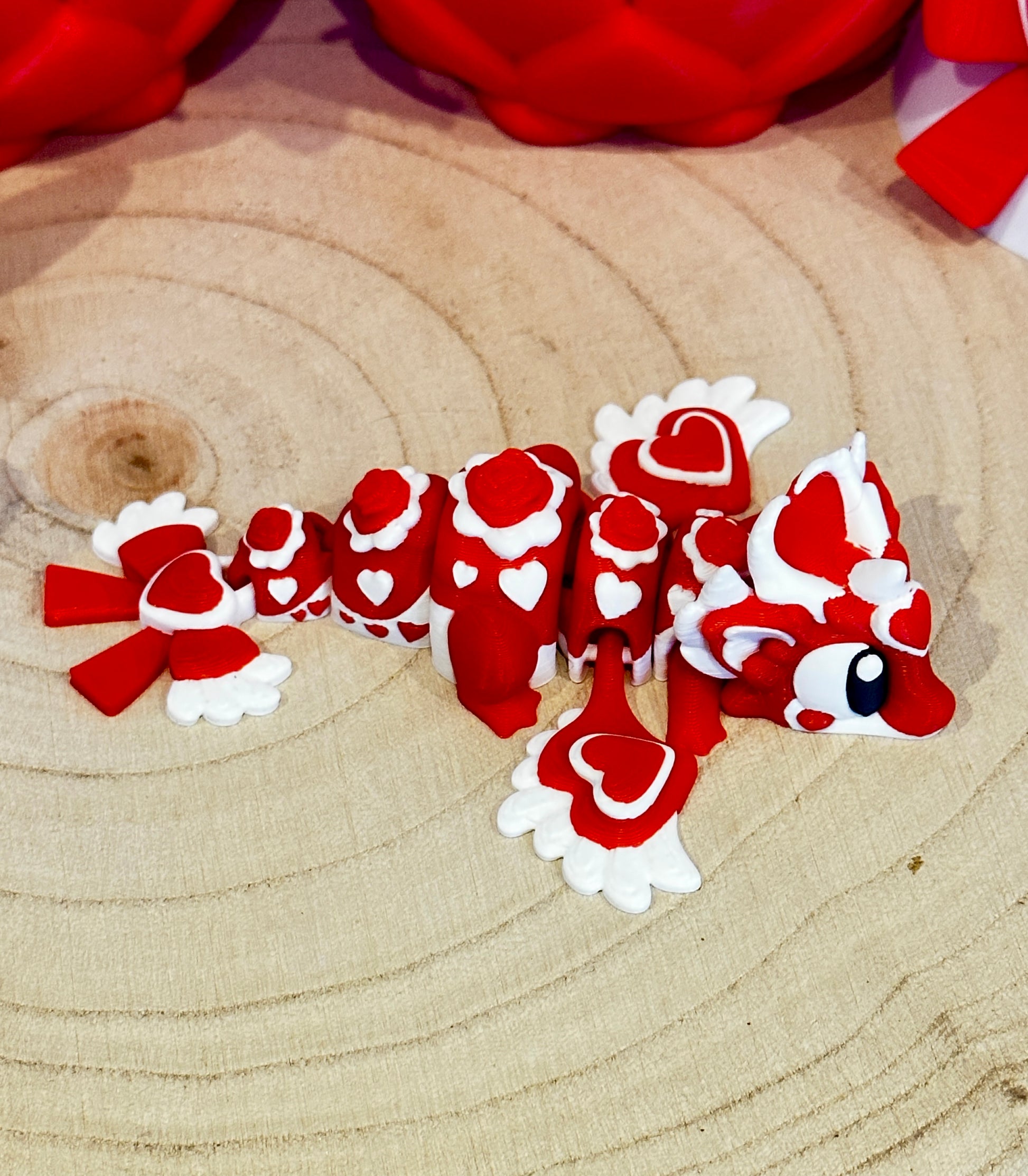 Herzensjäger Drache im Valentinstag-Ei – liebevolle Geschenkidee