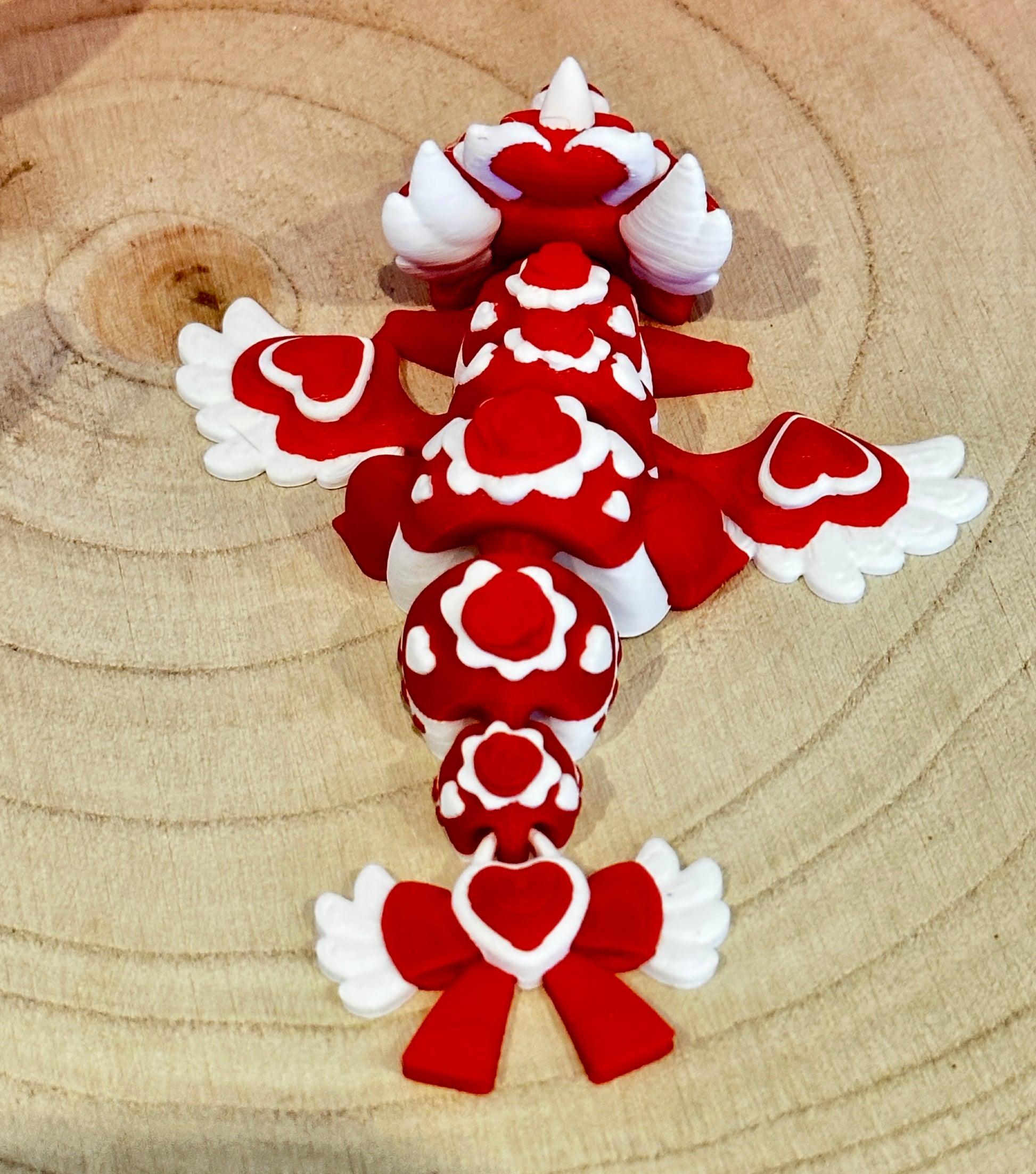 Herzensjäger Drache im Valentinstag-Ei – liebevolle Geschenkidee