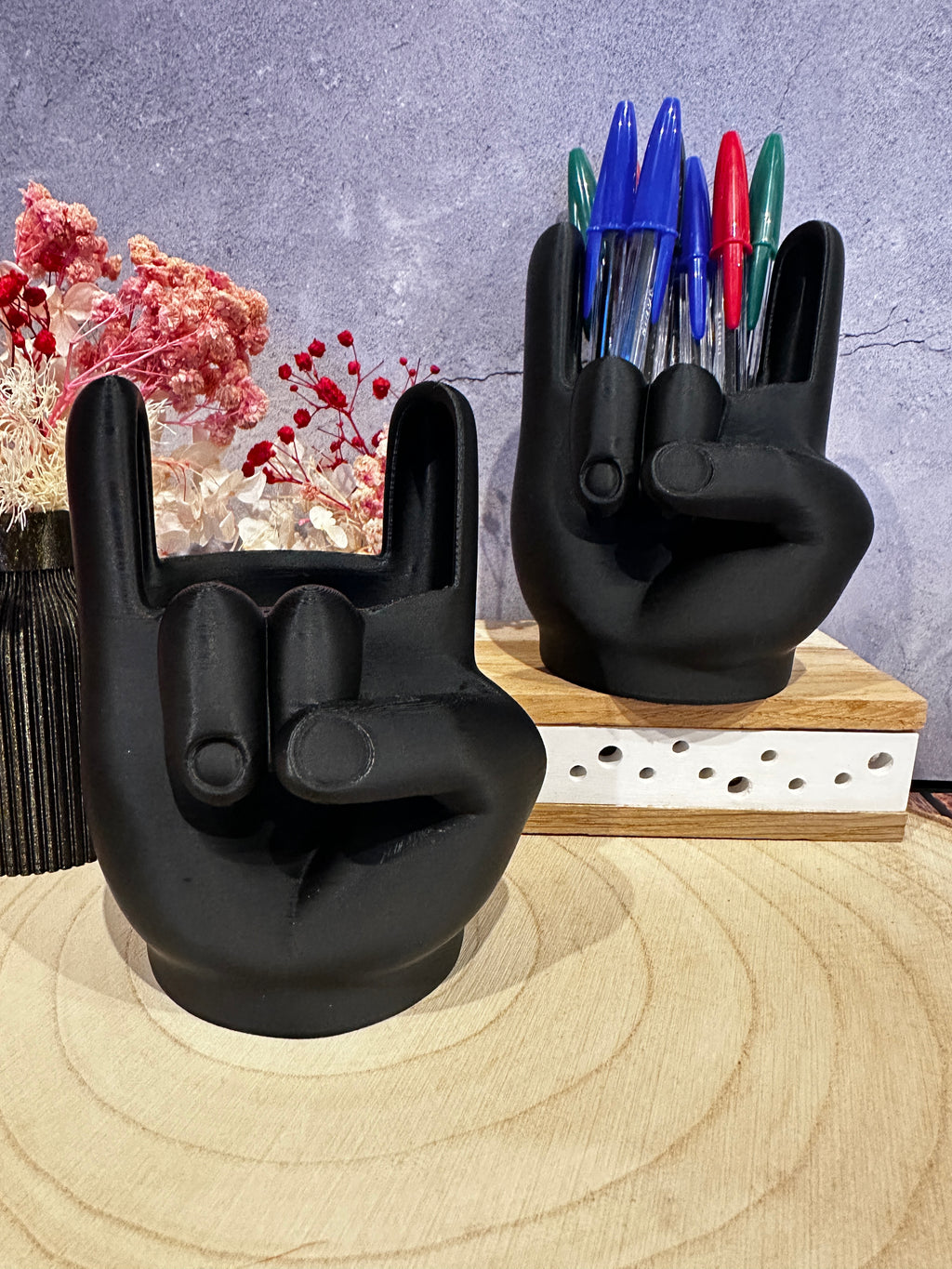 Stifthalter Pommesgabel – Rocker Hand als Schreibtisch-Deko