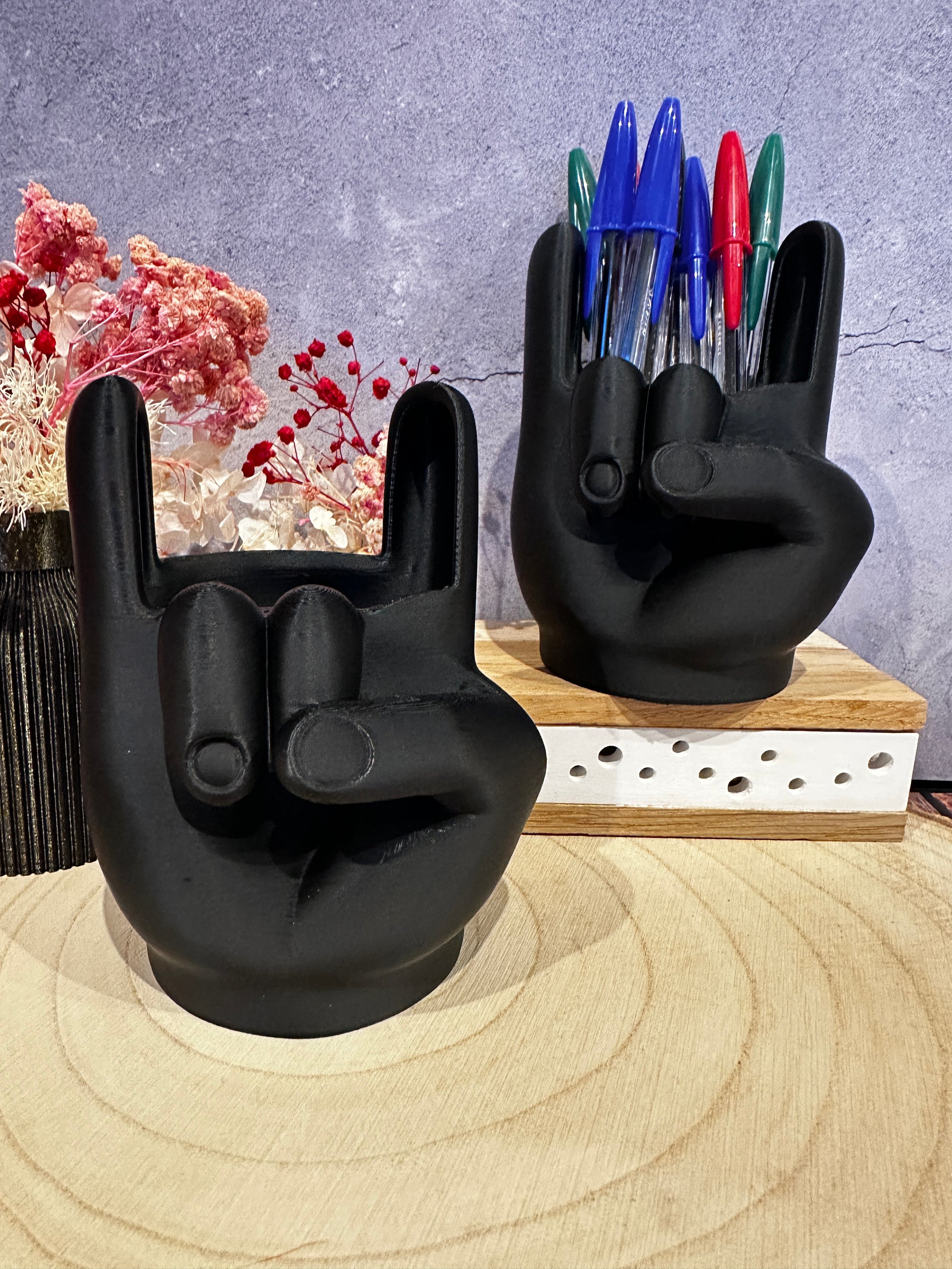 Stifthalter Pommesgabel – Rocker Hand als Schreibtisch-Deko