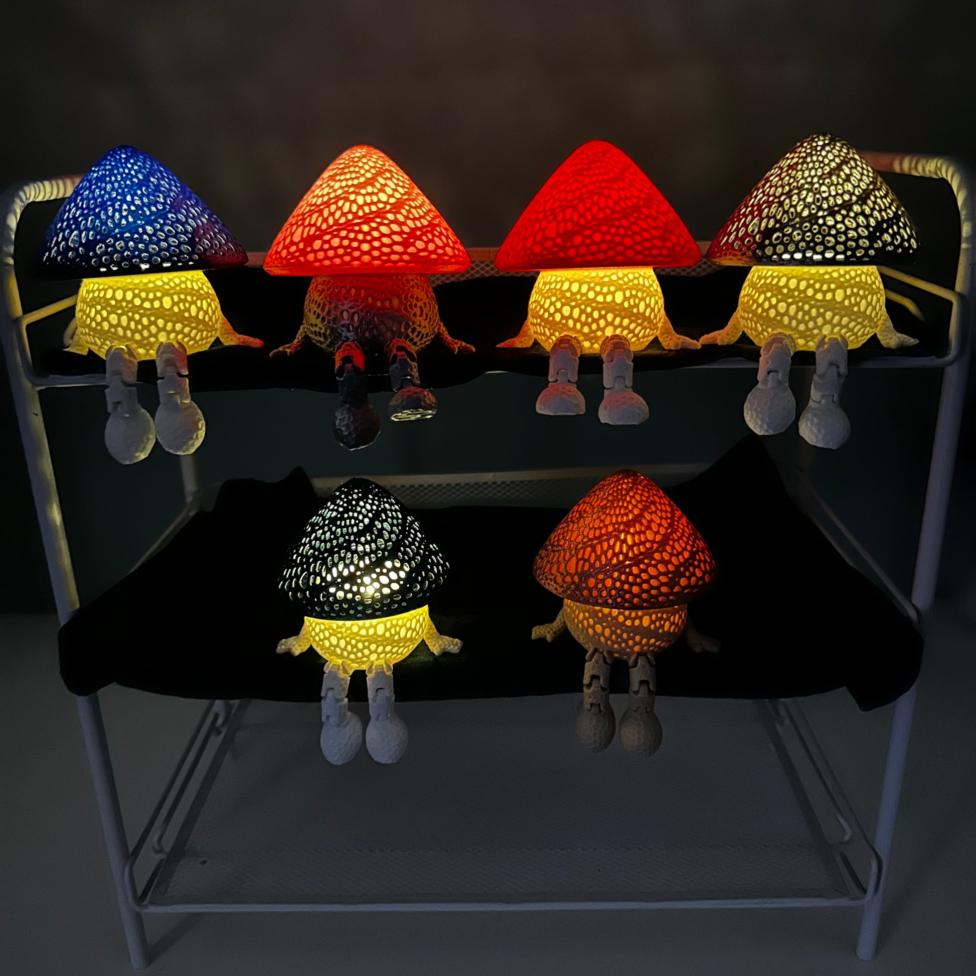 Pilz-Lampe – Braver oder Frecher Pilz mit wackelnden Füßen (LED-Licht, viele Farben)