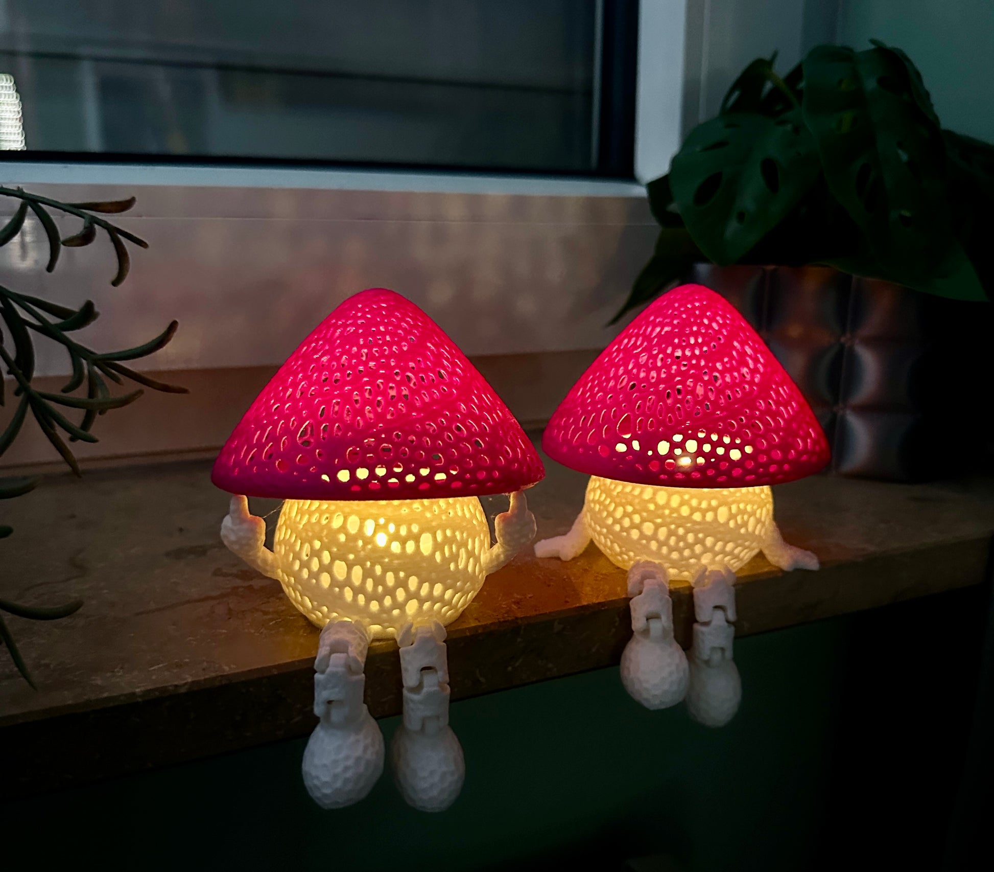 Pilz-Lampe – Braver oder Frecher Pilz mit wackelnden Füßen (LED-Licht, viele Farben)