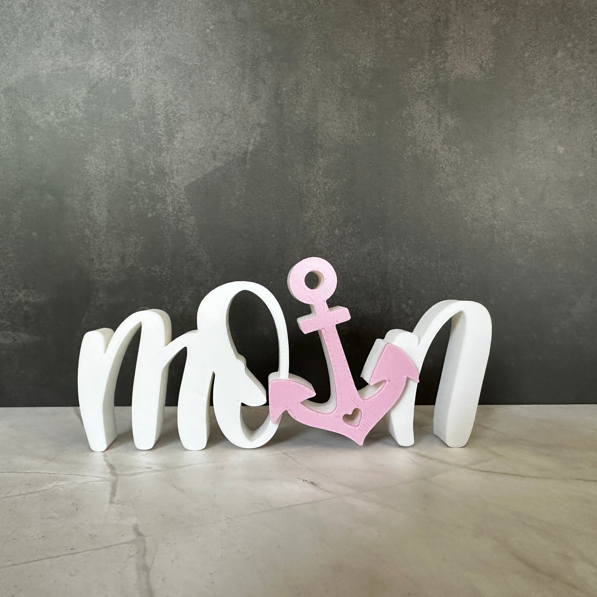 Decoratieve letters "Moin" met anker – Maritiem accent in wit en kleur