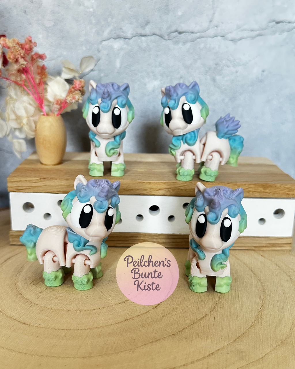 Süßes Einhorn in Regenbogenfarben – bewegliche Figur oder Schlüsselanhänger, mit oder ohne Flügel, Geschenkidee