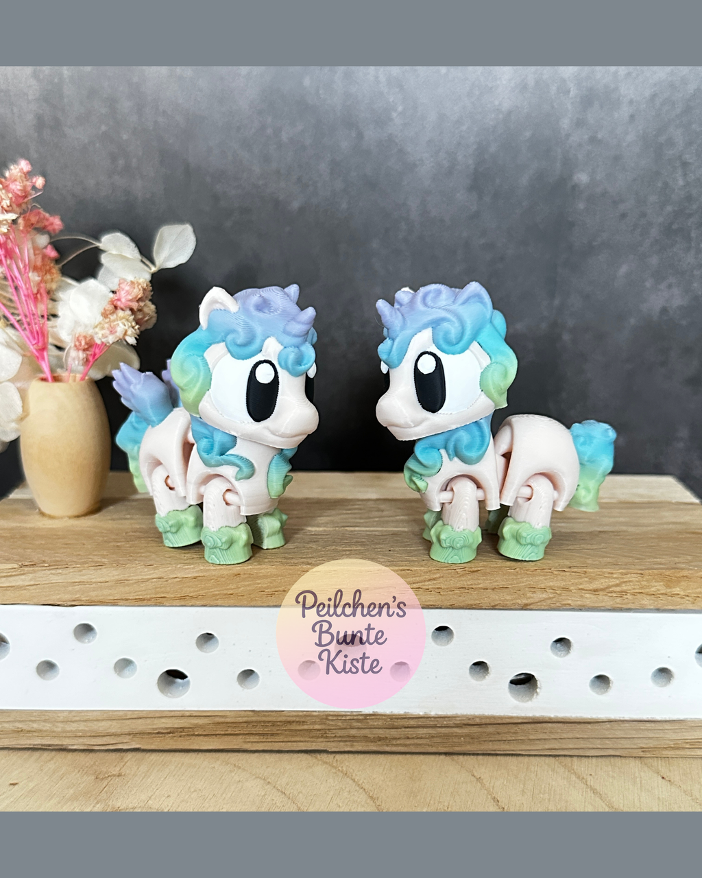 Süßes Einhorn in Regenbogenfarben – bewegliche Figur oder Schlüsselanhänger, mit oder ohne Flügel, Geschenkidee