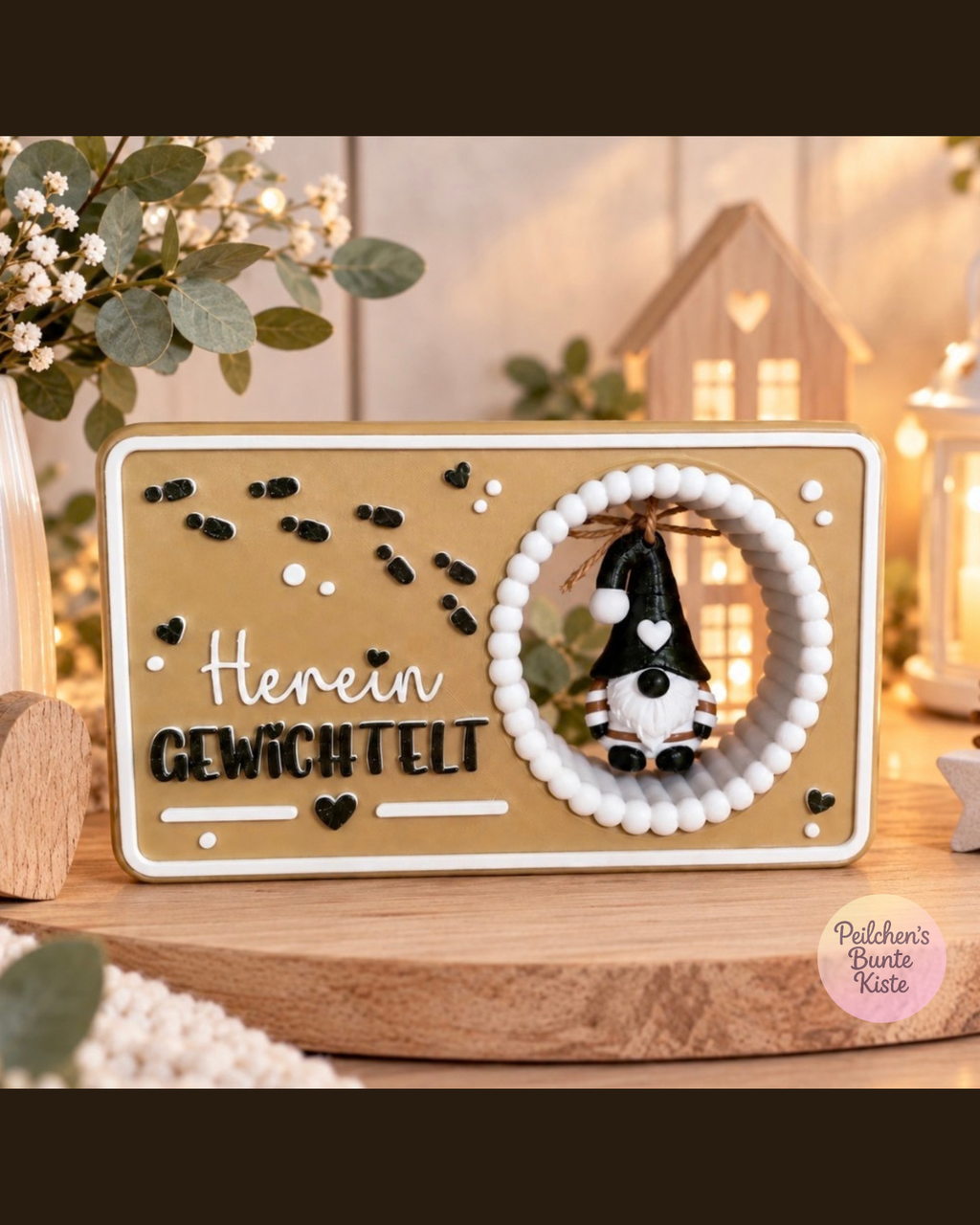 Wichtelschild „Herein gewichtelt“ mit beleuchtetem Wichtel
