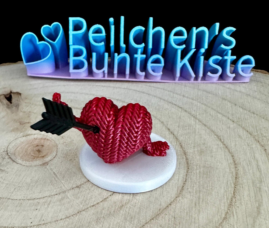 Freches 3D-Herz mit Pfeil – „Liebesgruß“ mit Mittelfinger | Geschenk für Sarkastische & Liebes-Müde | Strickoptik | 3D-Druck