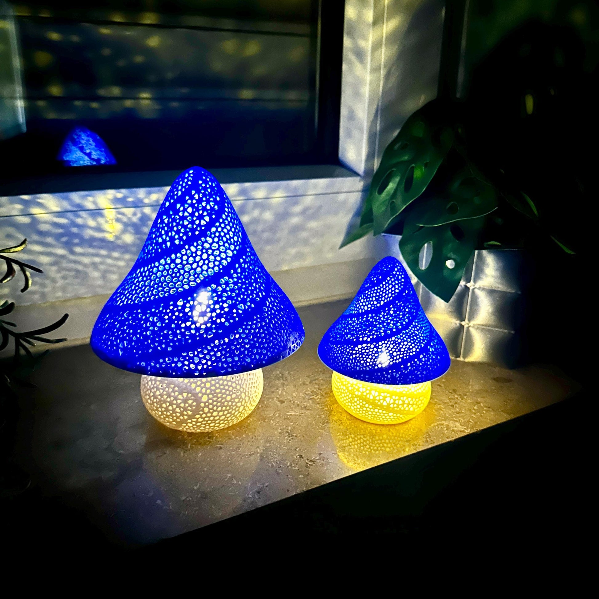 Pilz Lampe 3D Druck Märchenhaft mit LED-Fach – Nachtlicht Deko Flexi Lampe in Blau