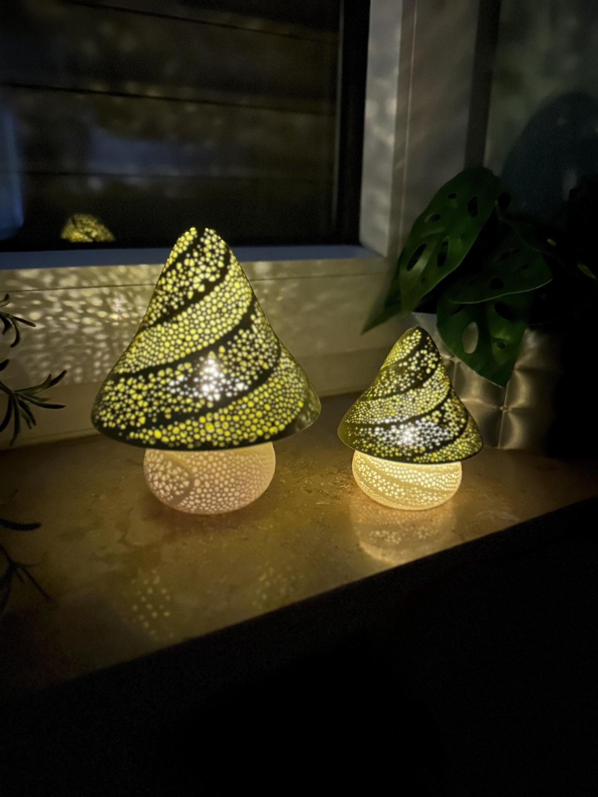 Pilz Lampe Märchenhaft mit LED-Fach – Nachtlicht Deko Flexi Lampe in Matt Grün