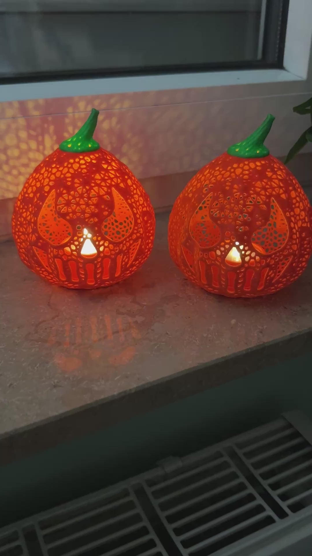 Halloween pompoenlantaarn 🎃 – met doodskopmotief, een stralende herfstdecoratie