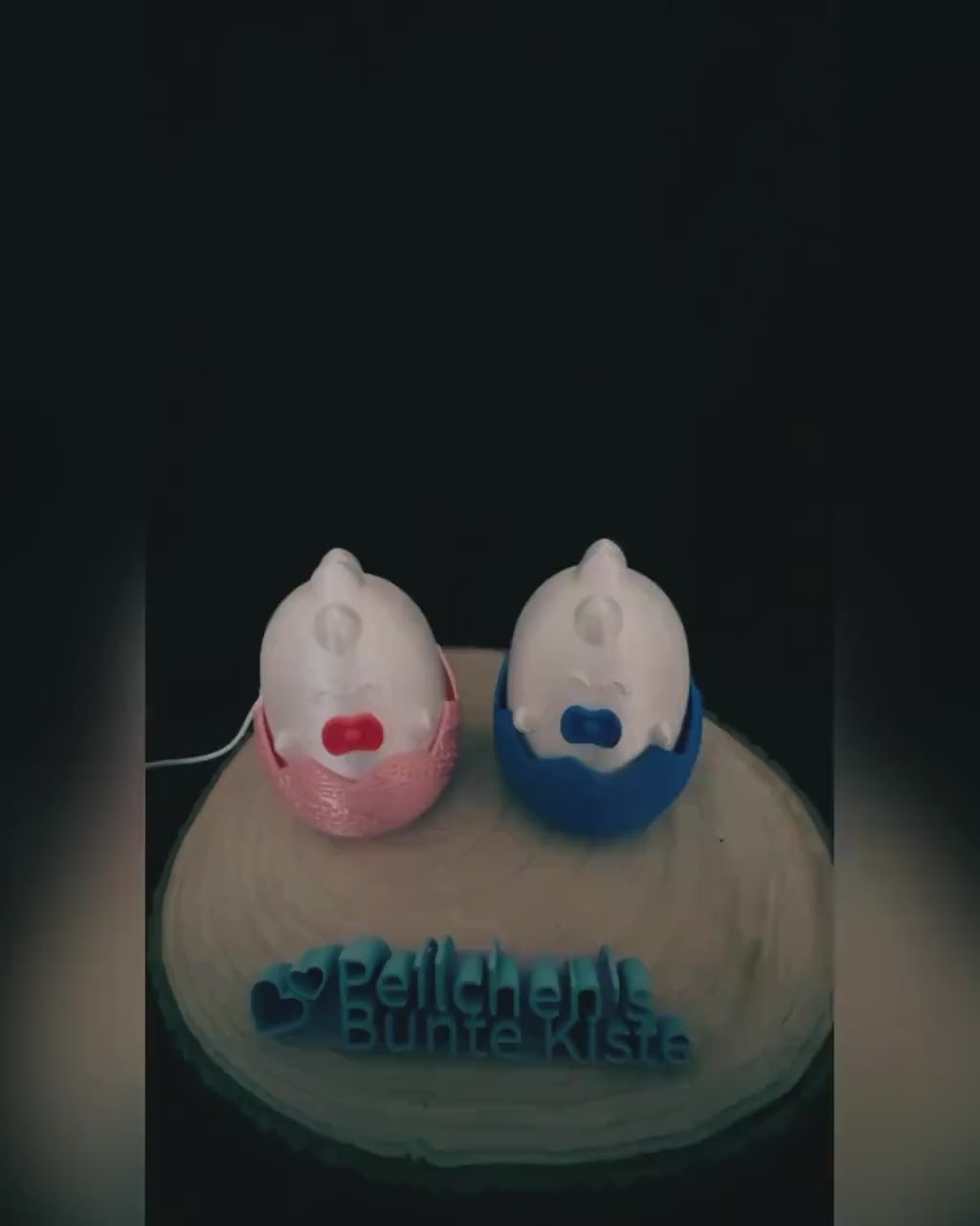 Zauberhafte Dino-Lampe fürs Kinderzimmer.In Rosa u. Blau mit Einsatz für Teelicht oder MH001Lampe. Perfekt als Geschenk (Geburt u.Babyparty)