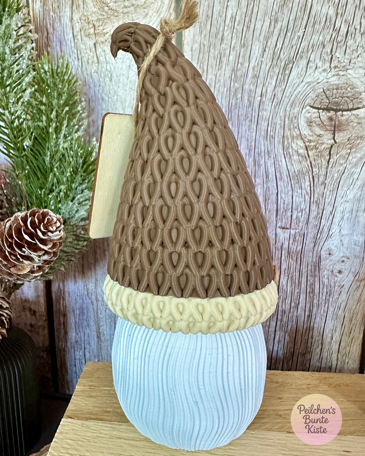 Wichtel mit Spruch „Weil du mir wichtelig bist“ – mit Holzschild